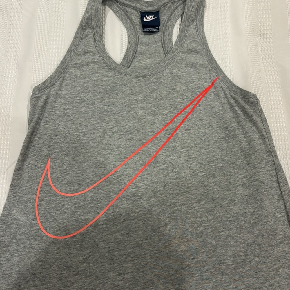 Nike Racerback Logo Tank size Small - Picture 10 of 11